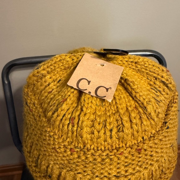 C.C. Mustard Chunky Knit Beanie Flecked NWT - Picture 2 of 4
